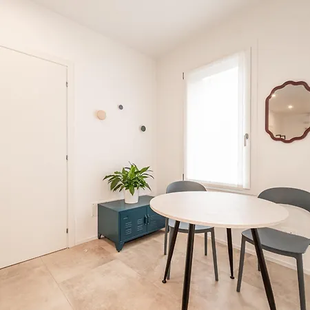 Modern In With Garden - Easy Parking Lejlighed
